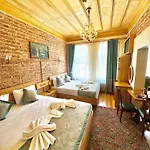 Eagle's Nest Boutique Отель