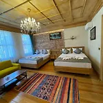 Отель Eagle's Nest Boutique *