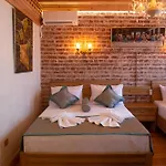 Eagle's Nest Boutique Стамбул