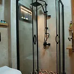 Отель Eagle's Nest Boutique